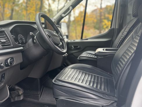 Used 2022 Ford E-Transit Medium Roof w/ Parcel Delivery Package image 5