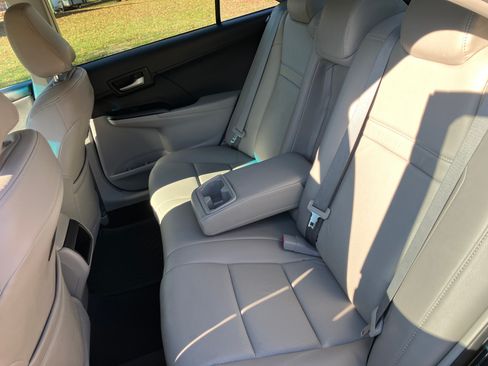 Used 2014 Toyota Camry LE image 21