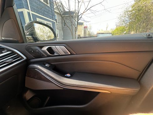 Used 2020 BMW X7 xDrive40i w/ Premium Package AWD/4WD image 10