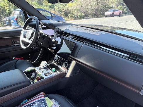 Used 2022 Land Rover Range Rover SE image 13