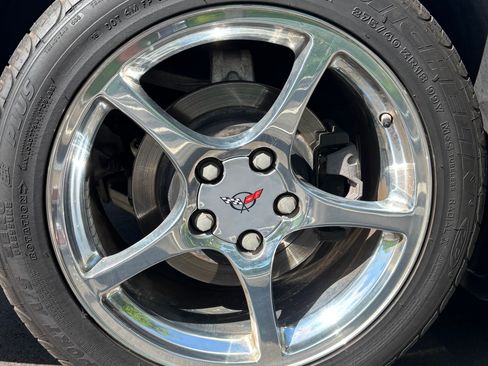 Used 2000 Chevrolet Corvette Convertible w/ Performance Handling Pkg RWD image 8