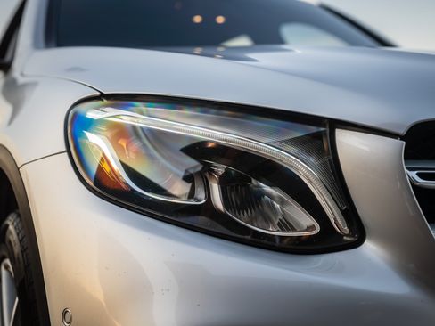 Used 2017 Mercedes-Benz GLC 300 4MATIC image 12