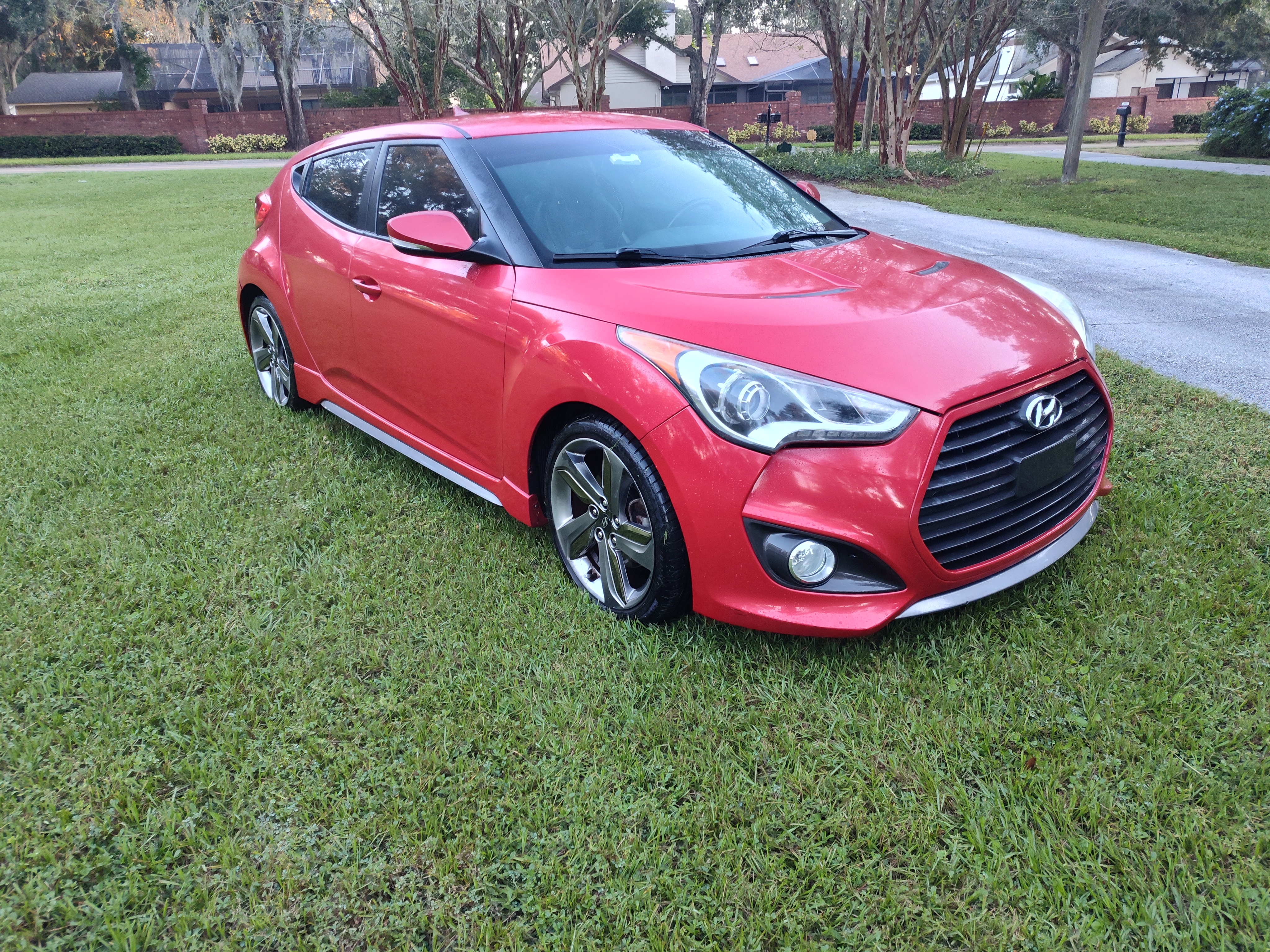 Used 2015 Hyundai Veloster Turbo FWD image 2