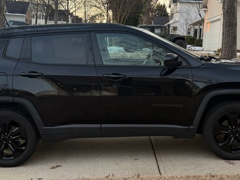 Used 2018 Jeep Compass Latitude image 4