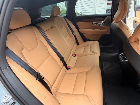 Used 2024 Volvo V90 B6 Cross Country Ultimate w/ Protection Package Premier AWD/4WD image 20