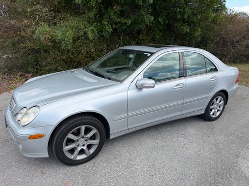 Used 2007 Mercedes-Benz C 280 Sedan image 4