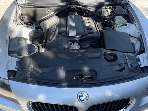 Used 2003 BMW Z4 2.5i image 12