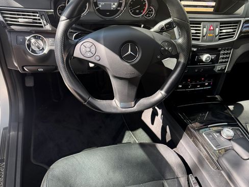 Used 2011 Mercedes-Benz E 550 Sedan image 12