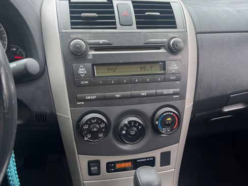 Used 2010 Toyota Corolla S image 12