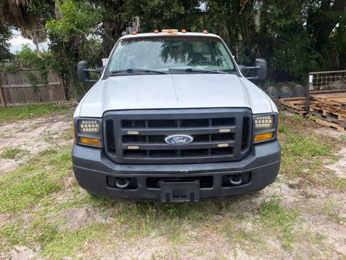 Used 2005 Ford F350 2WD Regular Cab DRW Super Duty image 6
