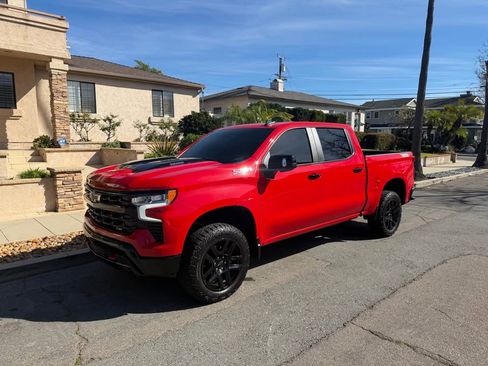Used 2023 Chevrolet Silverado 1500 LT Trail Boss w/ Convenience Package II image 2