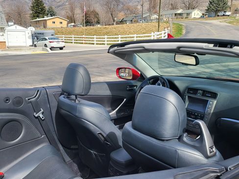 Used 2015 Lexus IS 250C w/ Luxury Package image 8