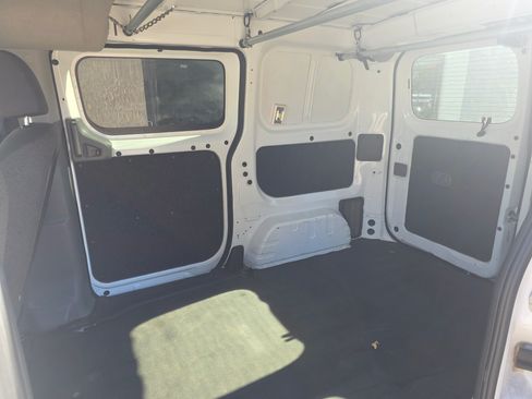 Used 2015 Nissan NV200 S w/ Back Door Glass Package image 17