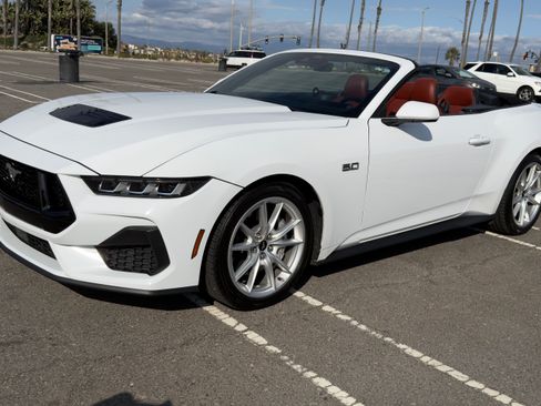 Used 2024 Ford Mustang GT Premium RWD image 2