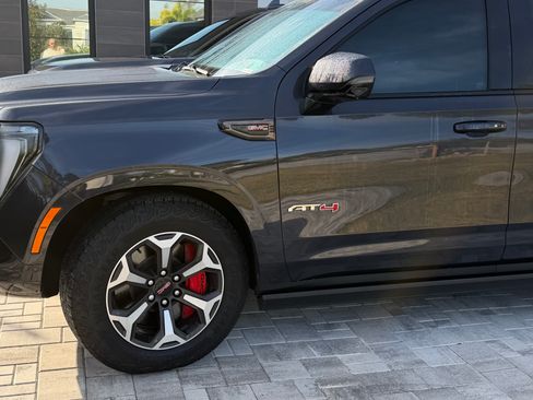 Used 2025 GMC Yukon XL AT4 Ultimate image 9