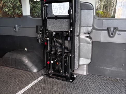 Used 2020 Ford Transit 350 XLT image 18