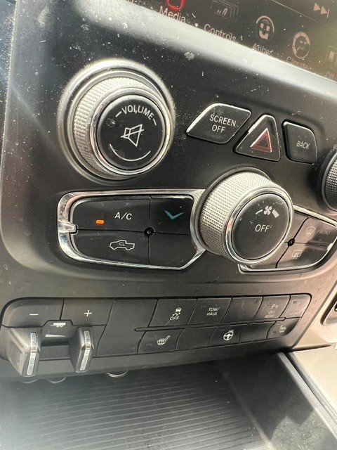 Used 2014 RAM 1500 SLT AWD/4WD image 6