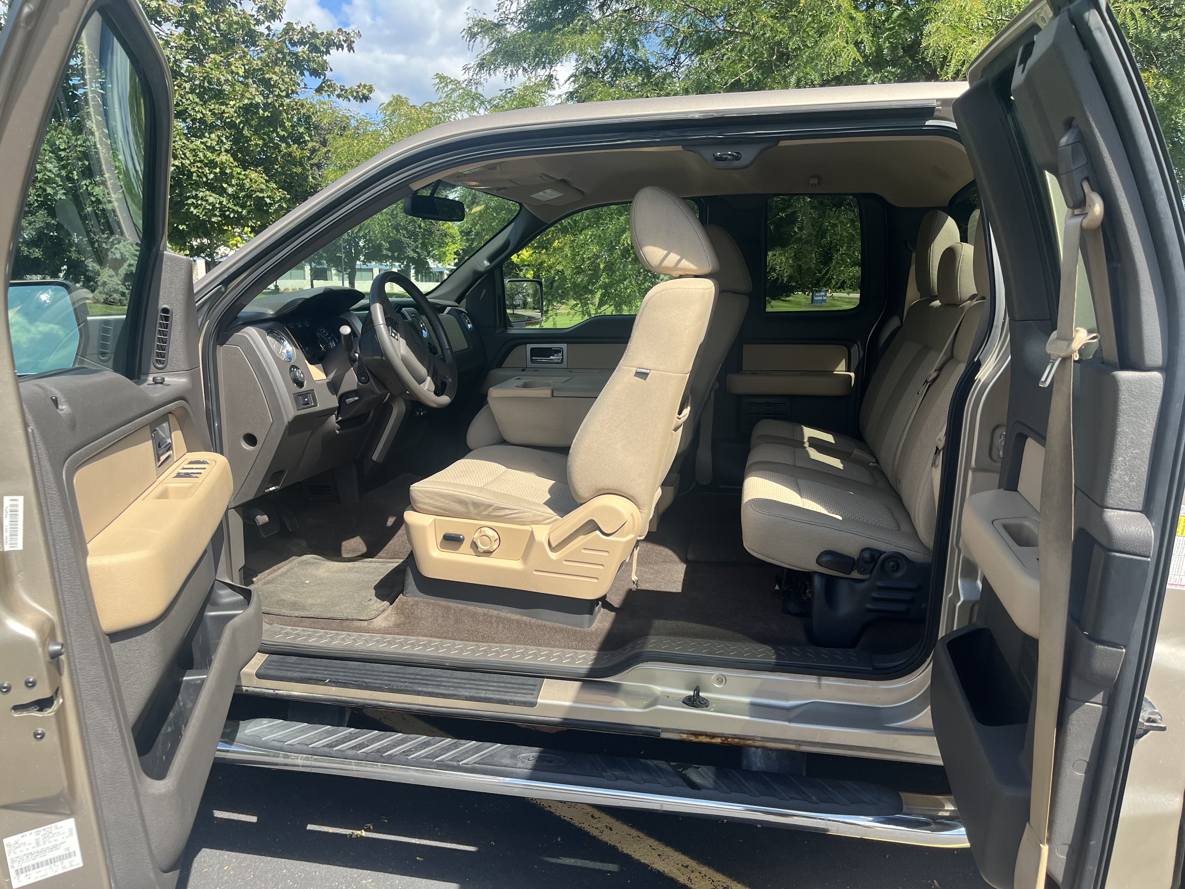 Used 2011 Ford F150 XLT w/ XLT Chrome Pkg AWD/4WD image 19