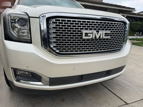 Used 2015 GMC Yukon XL SLT w/ Open Road Package image 4