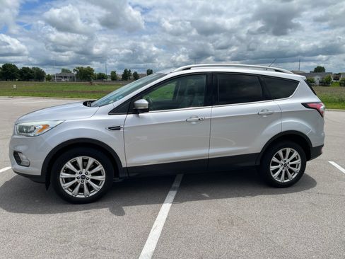 Used 2017 Ford Escape Titanium AWD/4WD image 9
