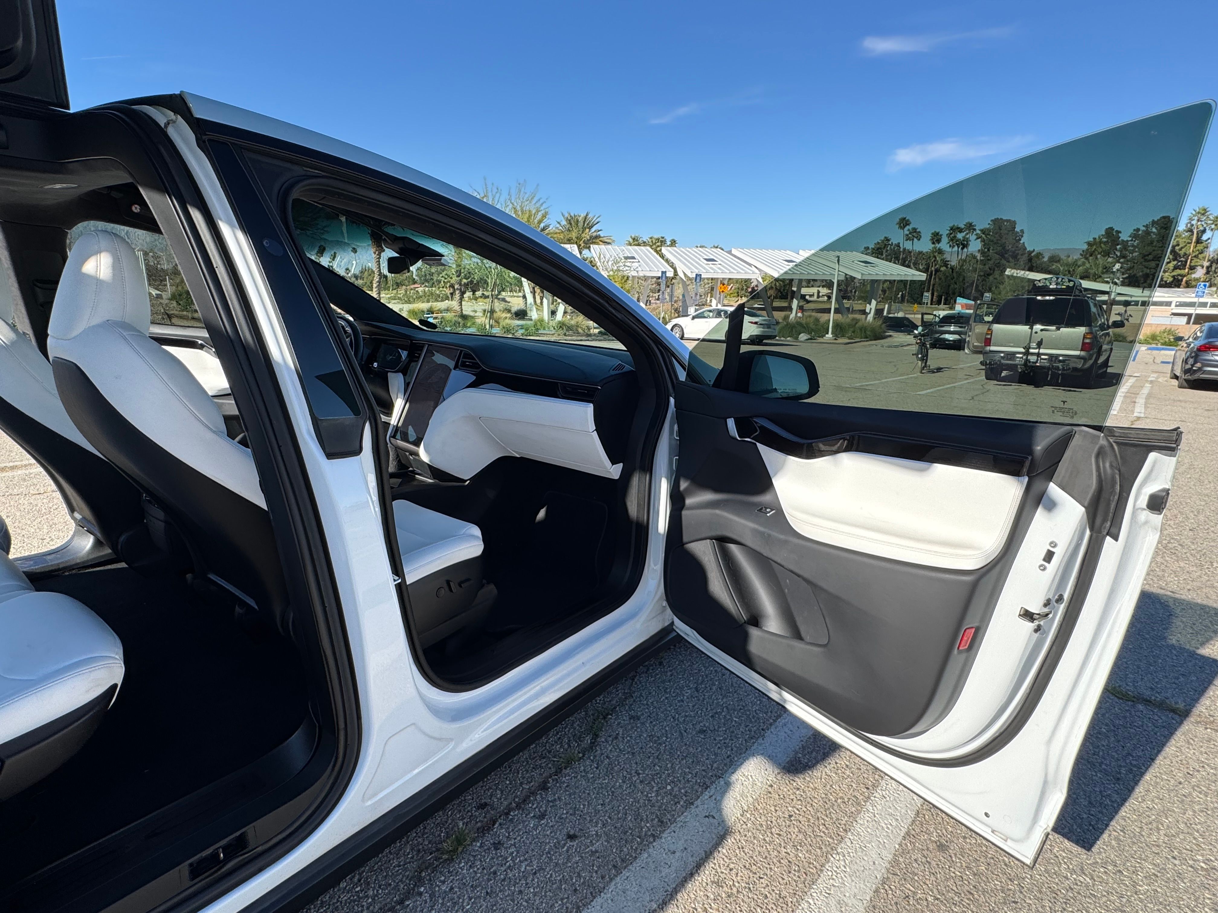 Used 2020 Tesla Model X Long Range AWD/4WD image 17