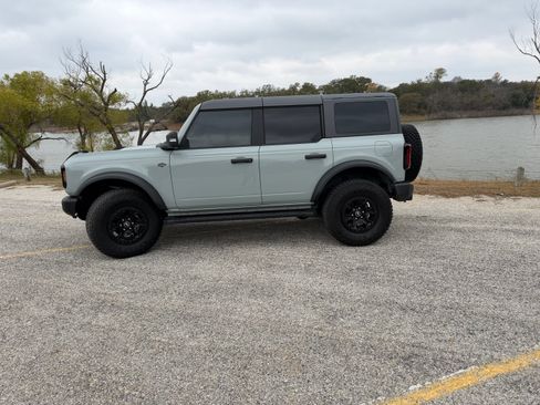 Used 2023 Ford Bronco Wildtrak image 14
