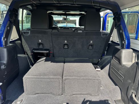 Used 2018 Jeep Wrangler Unlimited Sport AWD/4WD image 14