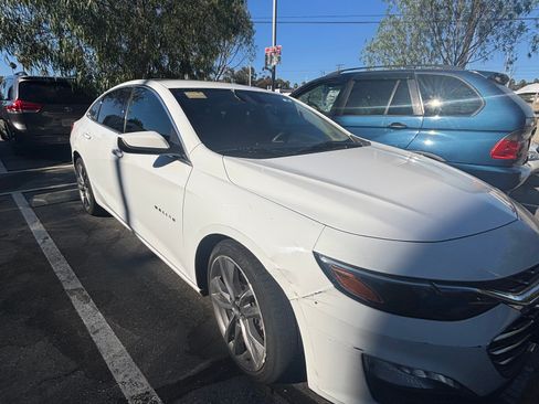 Used 2021 Chevrolet Malibu LT FWD image 1