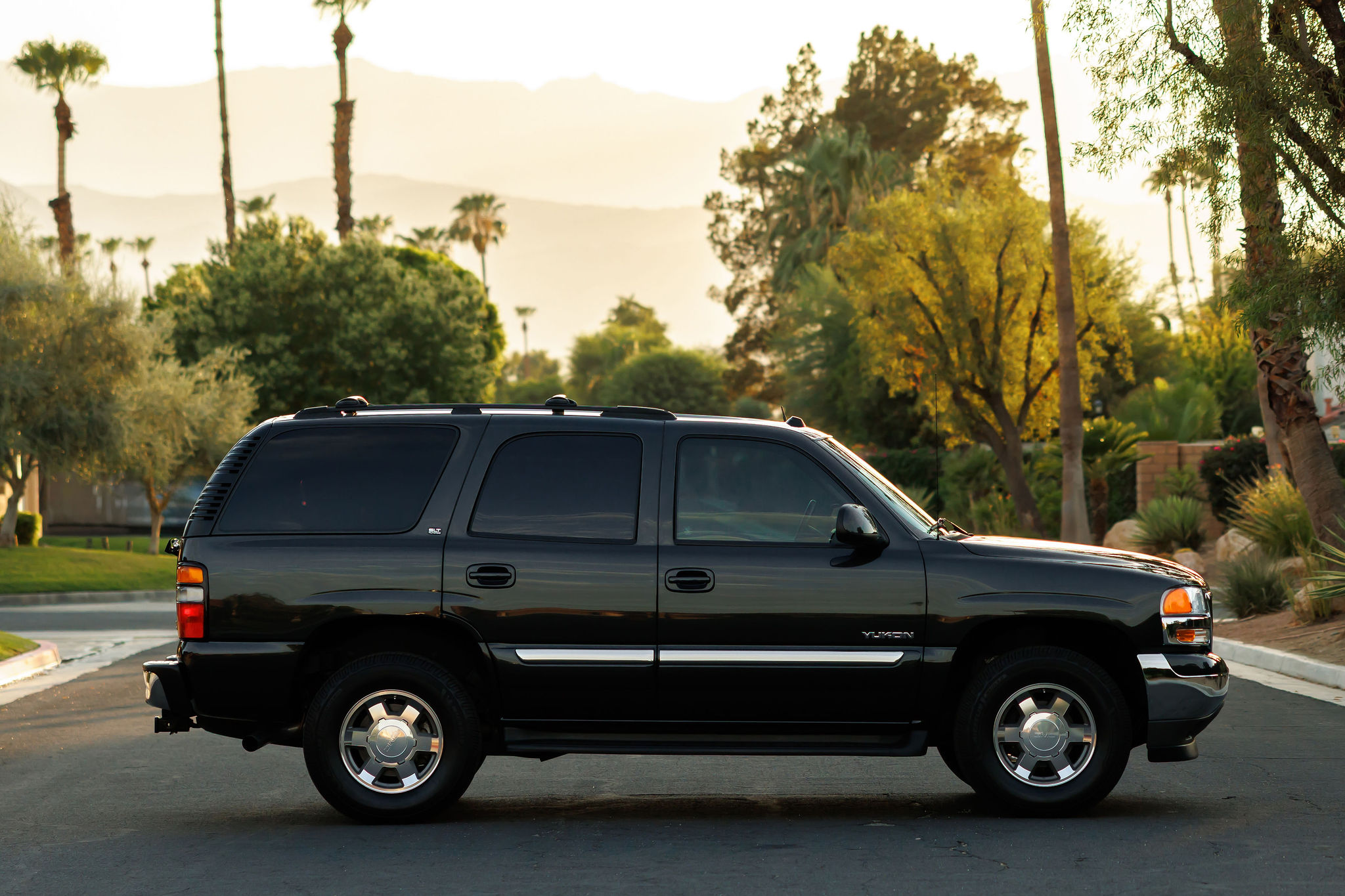 Used 2005 GMC Yukon SLT w/ SLT Preferred Equipment Group RWD image 4