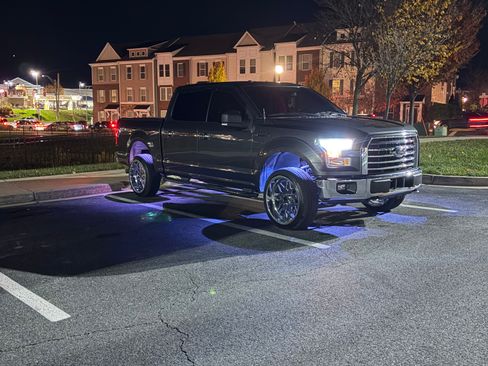 Used 2015 Ford F150 XLT w/ Equipment Group 302A Luxury image 3