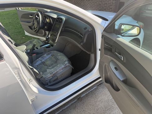 Used 2015 Chevrolet Malibu LS FWD image 13