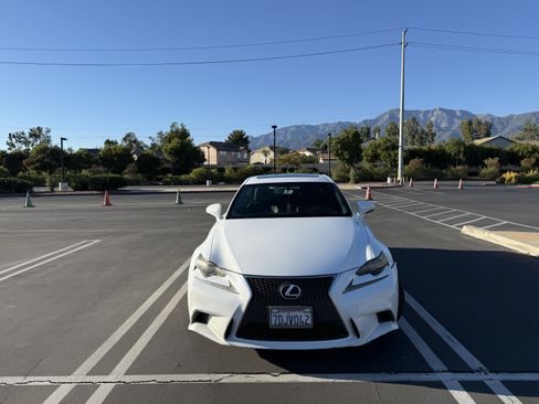 Used 2014 Lexus IS 350 image 4