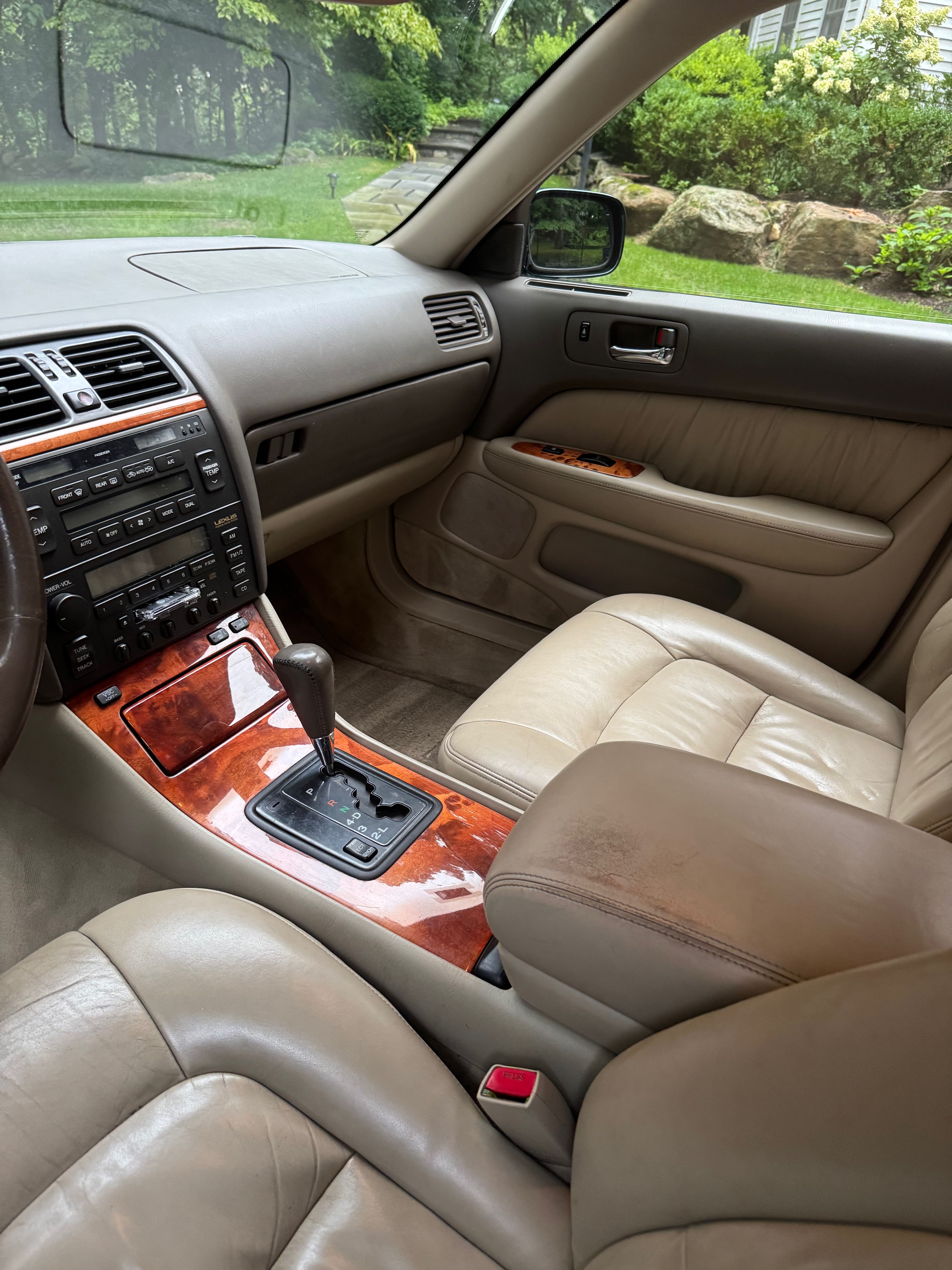 Used 1998 Lexus LS 400 RWD image 4