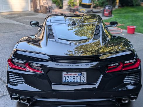 Used 2021 Chevrolet Corvette Stingray Premium Cpe w/ Z51 Performance Package image 9