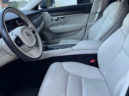 Used 2020 Volvo V90 T6 Cross Country image 9