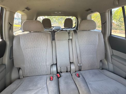Used 2011 Toyota Highlander 2WD image 13