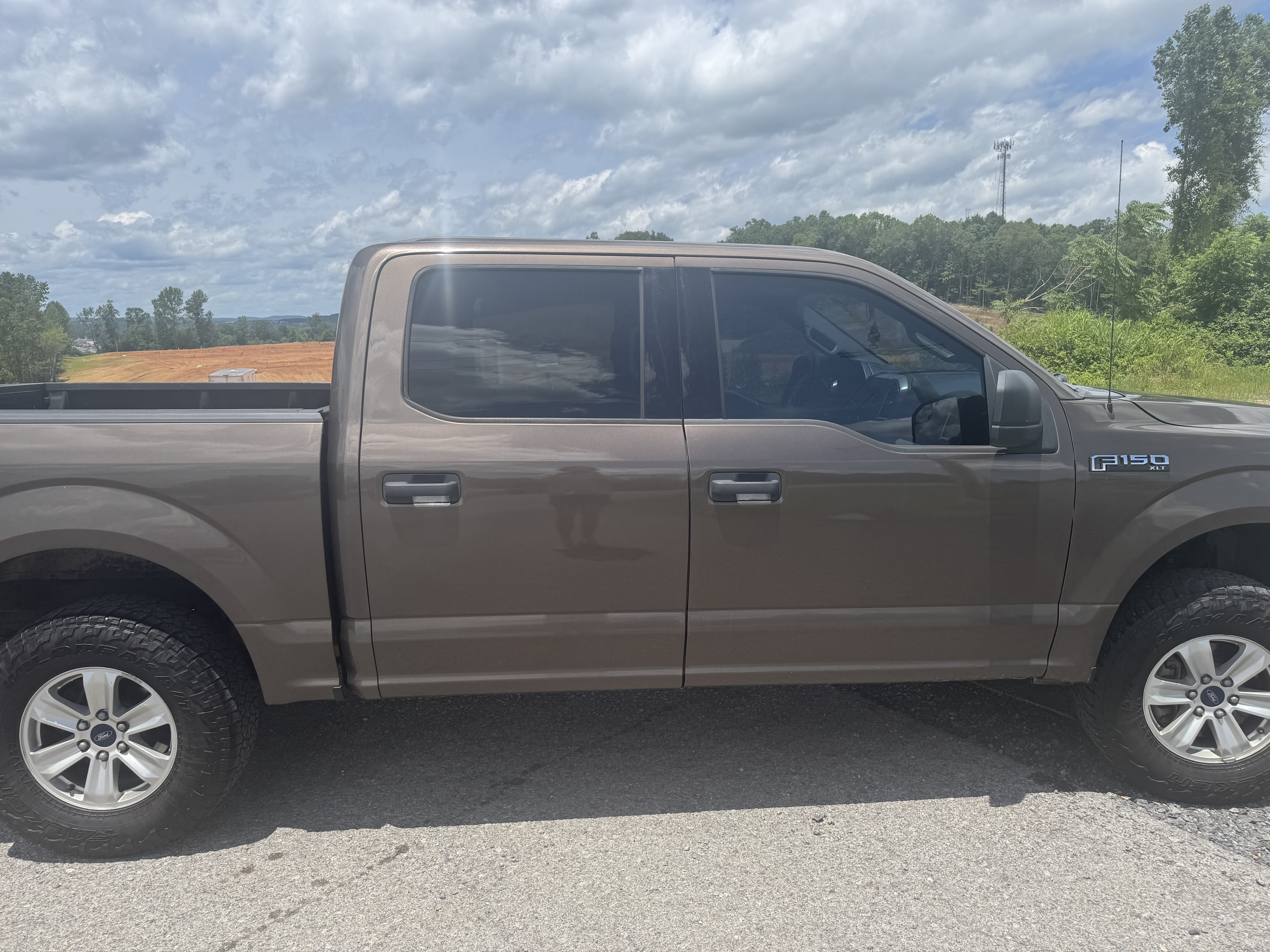 Used 2016 Ford F150 XLT AWD/4WD image 9