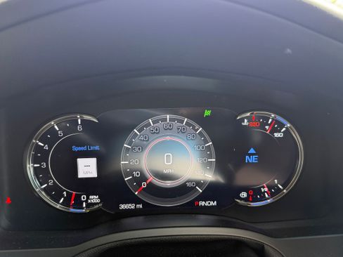 Used 2016 Cadillac Escalade Premium image 12