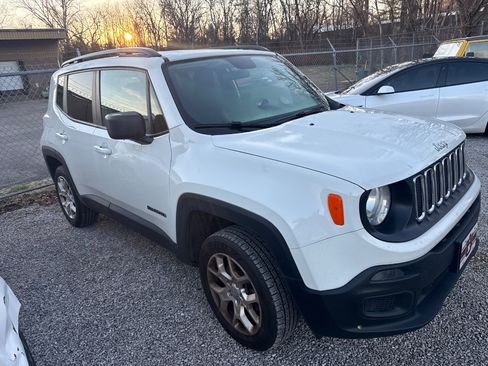 Used 2018 Jeep Renegade Sport w/ Power & Air Group image 2