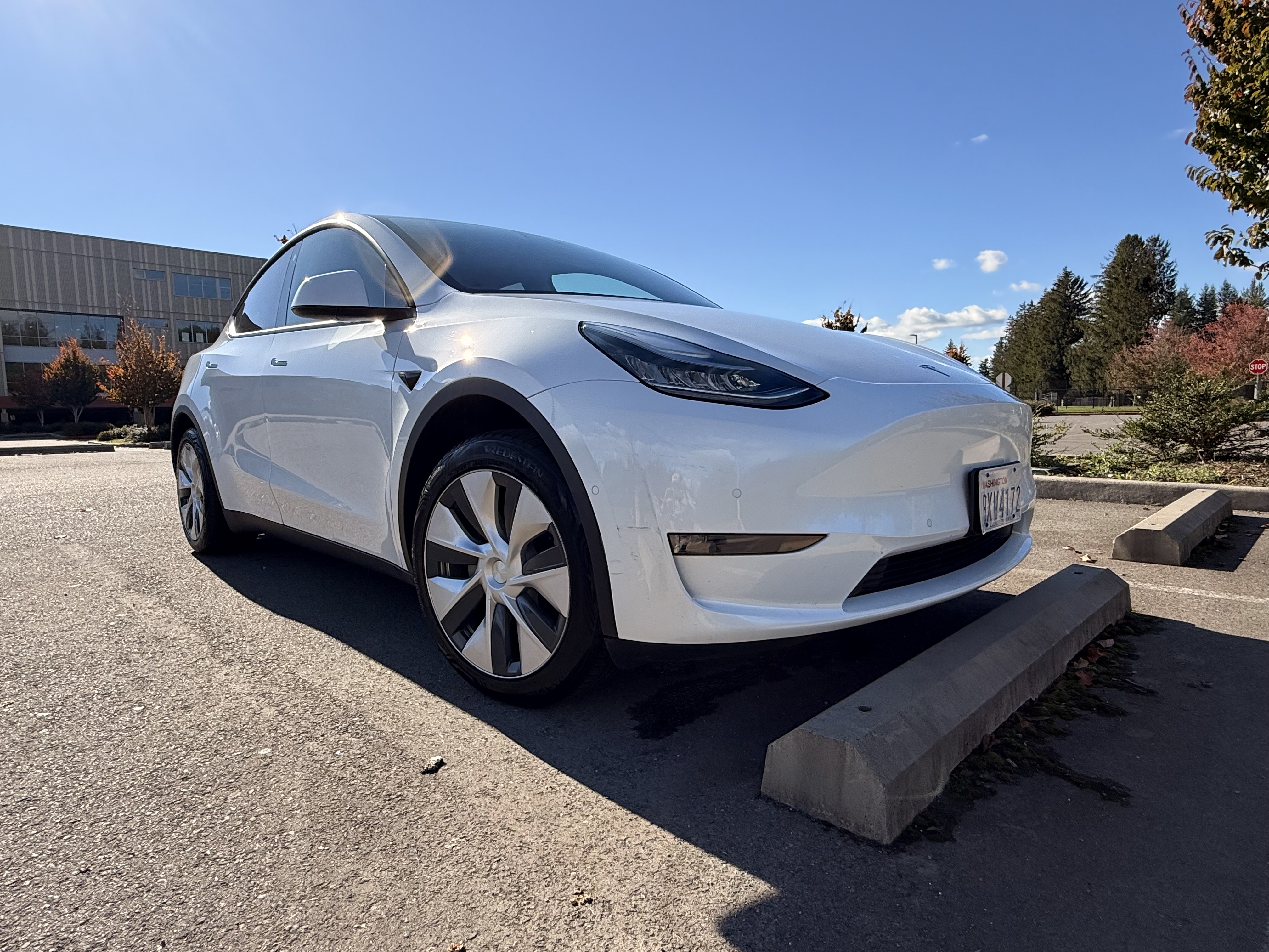 Used 2021 Tesla Model Y 2WD image 12