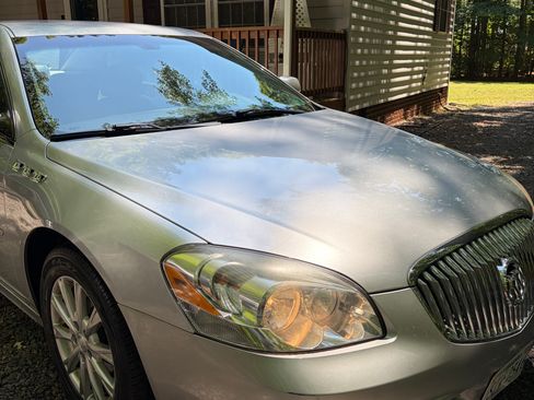 Used 2011 Buick Lucerne CXL w/ Driver Confidence Package FWD image 5