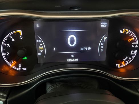 Used 2014 Jeep Grand Cherokee Limited w/ Luxury Group II image 2