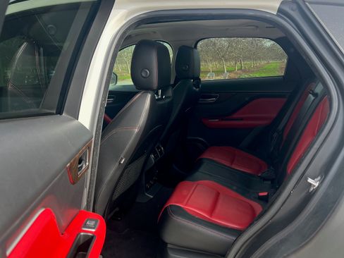 Used 2017 Jaguar F-PACE R-Sport image 10