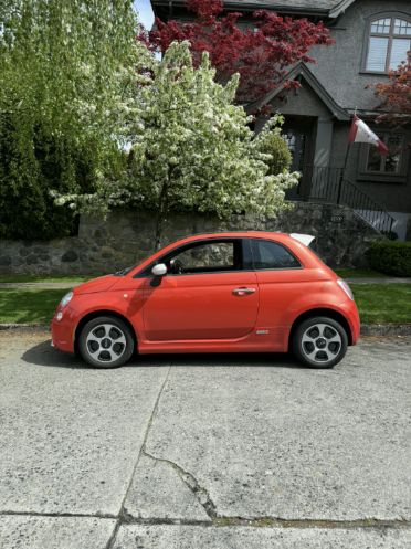 Used 2017 FIAT 500 e FWD image 1