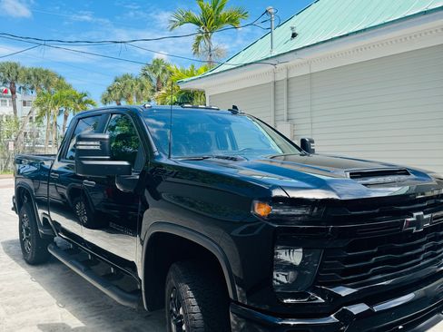 Used 2026 Chevrolet Silverado 2500 Custom w/ Custom Value Package AWD/4WD image 1