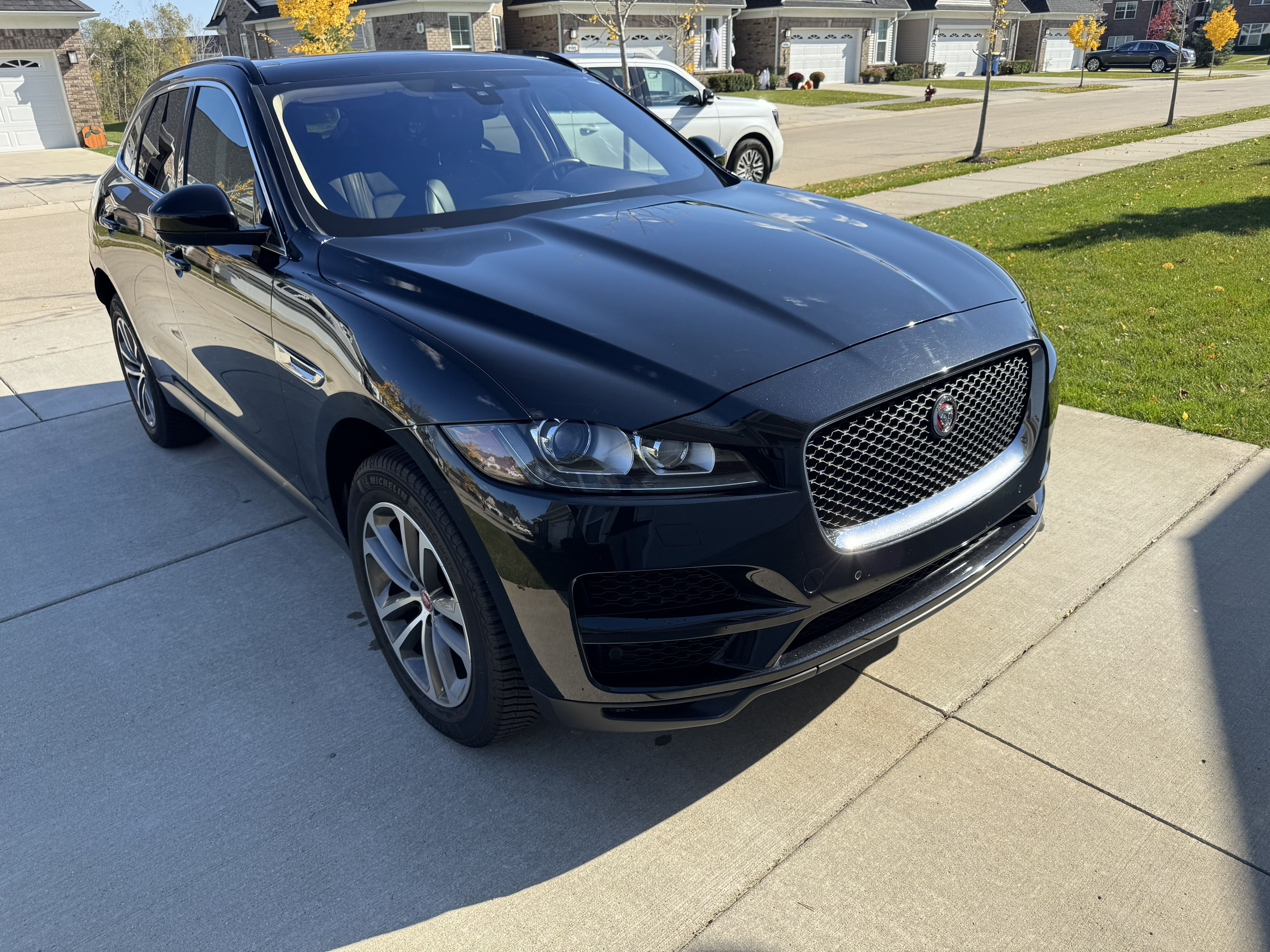 Used 2020 Jaguar F-PACE Premium AWD/4WD image 1