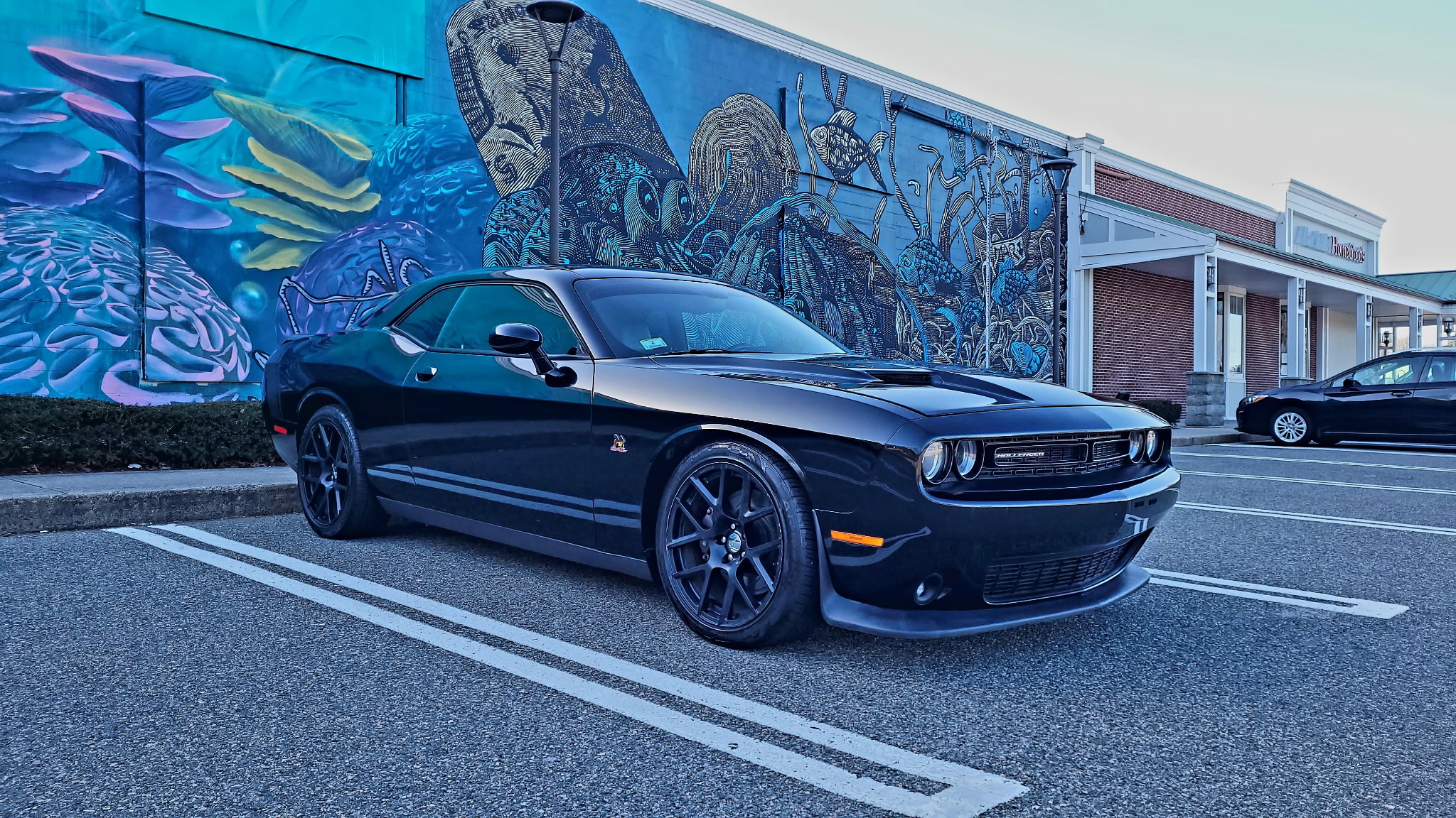 Used 2015 Dodge Challenger R/T Scat Pack w/ Scat Pack Appearance Package RWD image 8