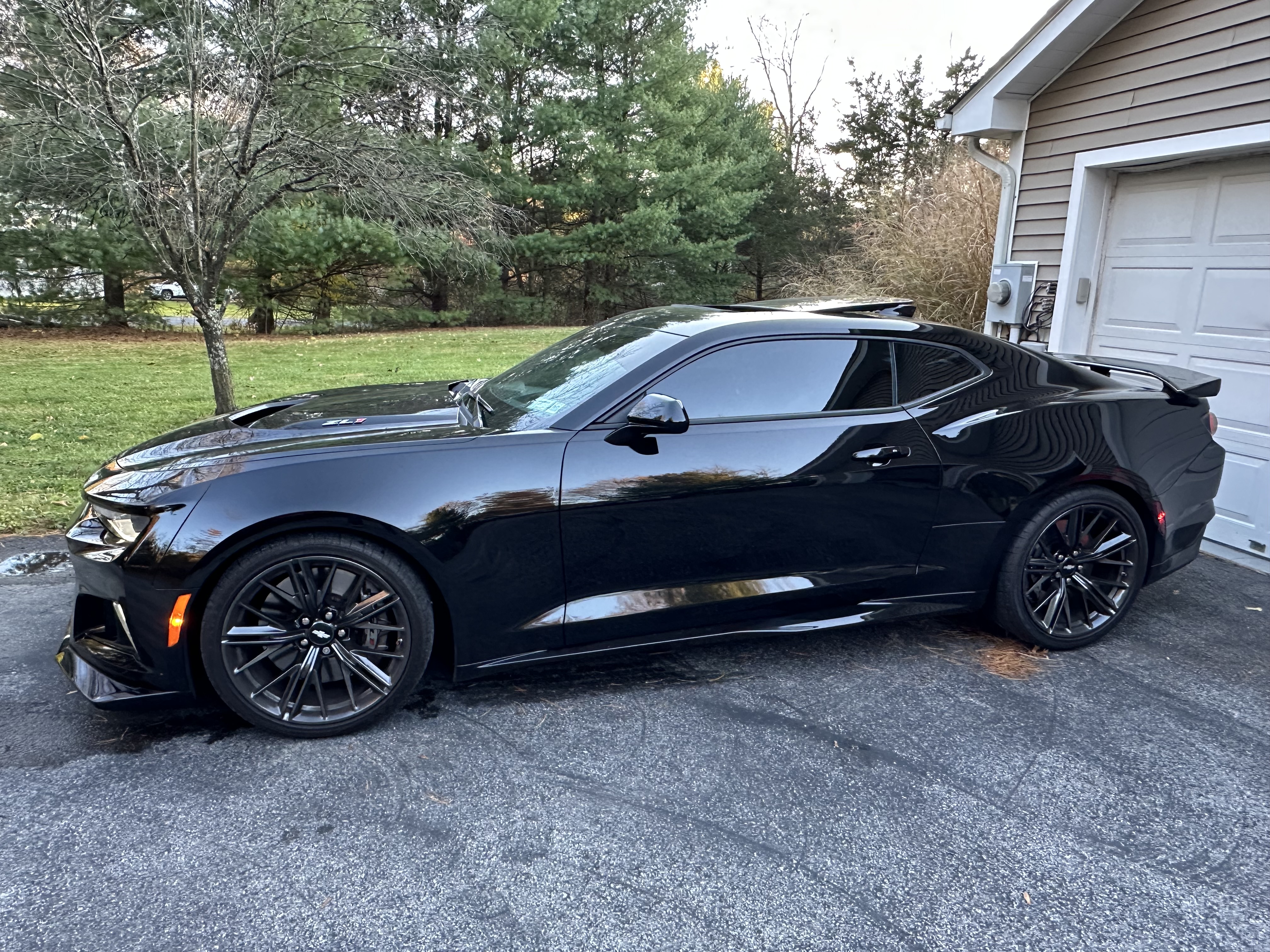 Used 2019 Chevrolet Camaro ZL1 RWD image 6