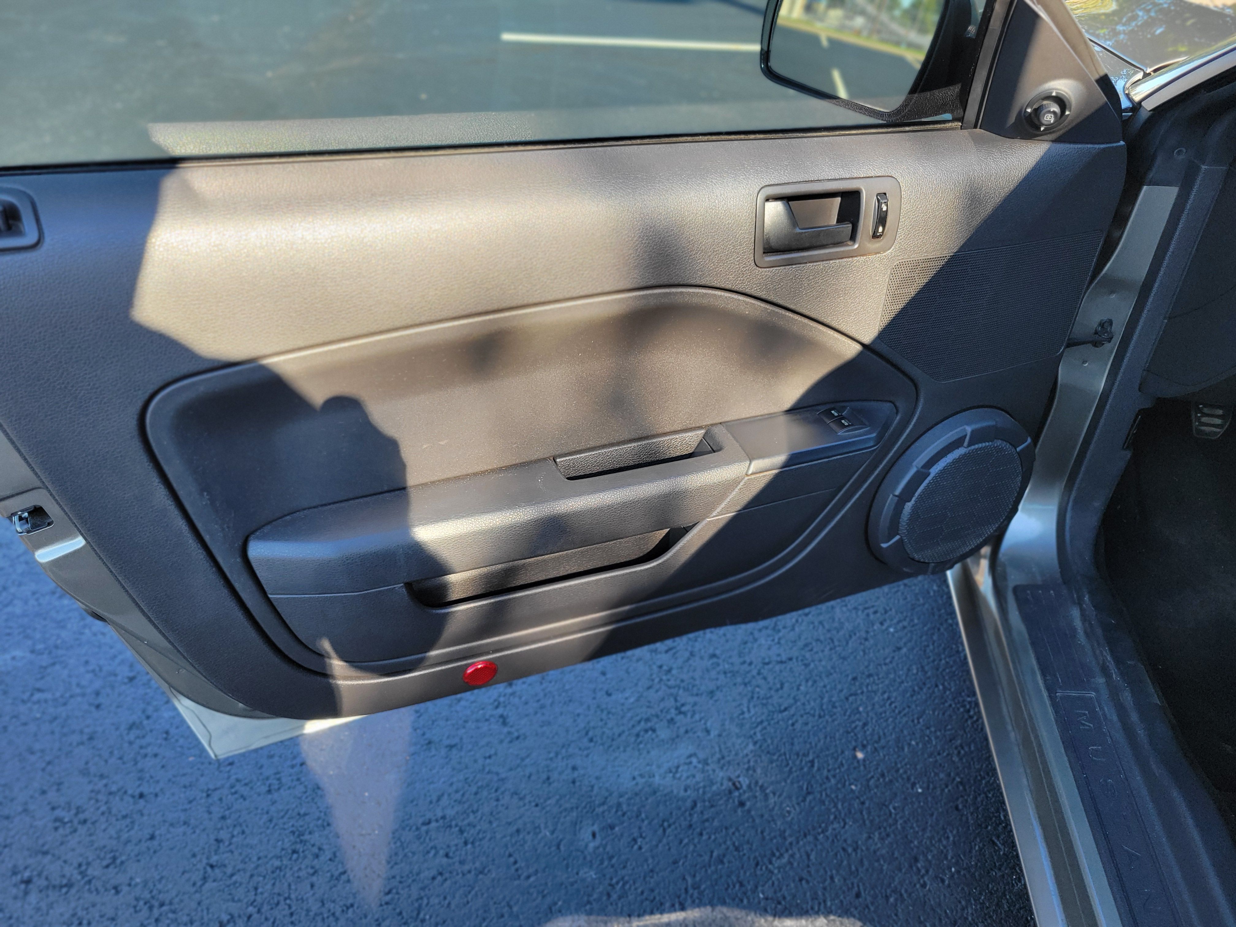 Used 2005 Ford Mustang GT RWD image 10