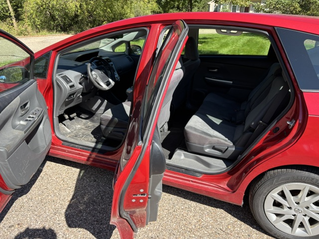Used 2012 Toyota Prius V Three FWD image 8